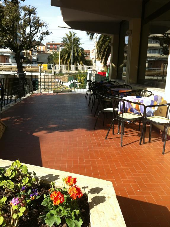 Hotel Gabbiano Porto San Giorgio Εξωτερικό φωτογραφία