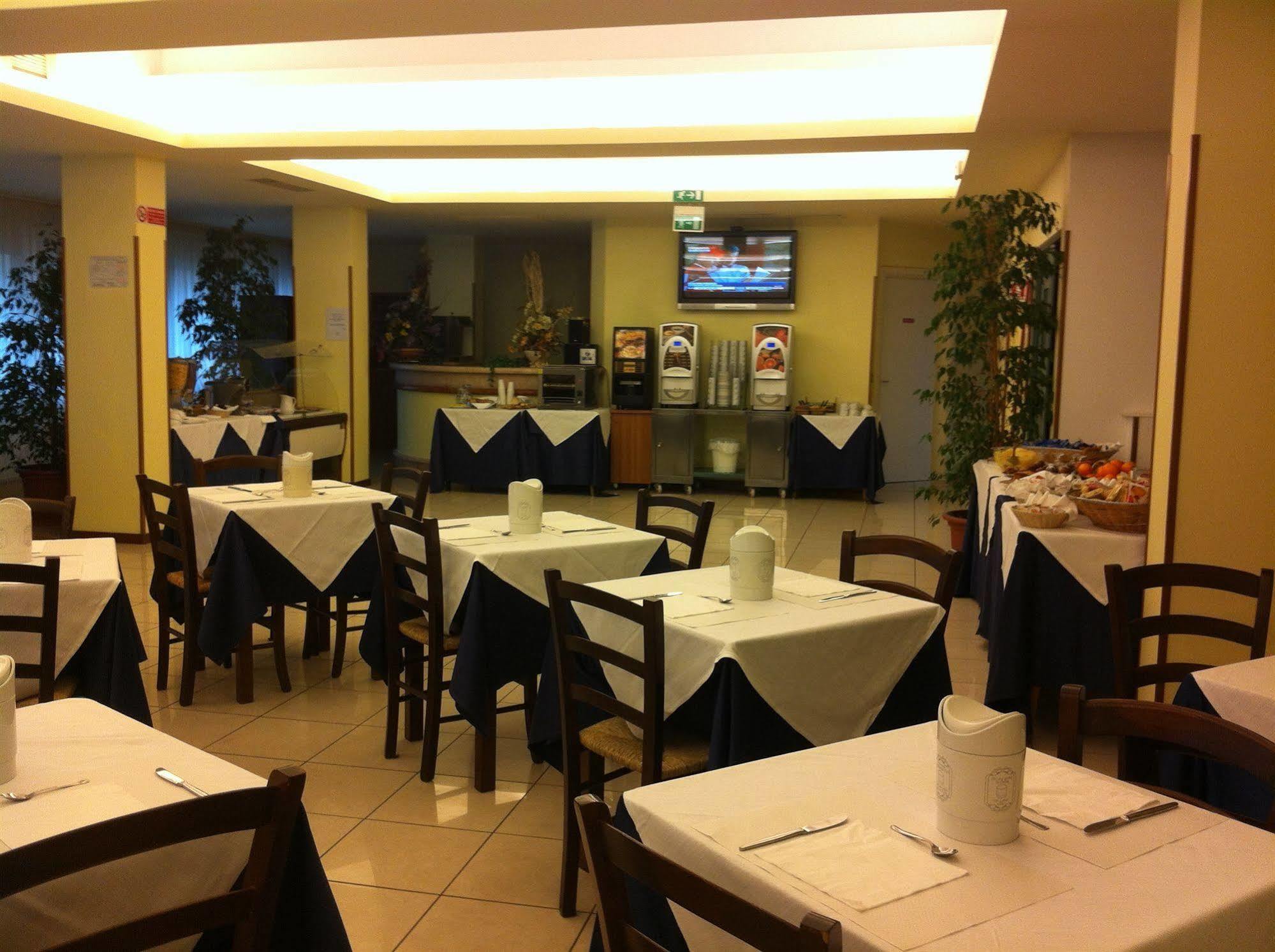 Hotel Gabbiano Porto San Giorgio Εξωτερικό φωτογραφία