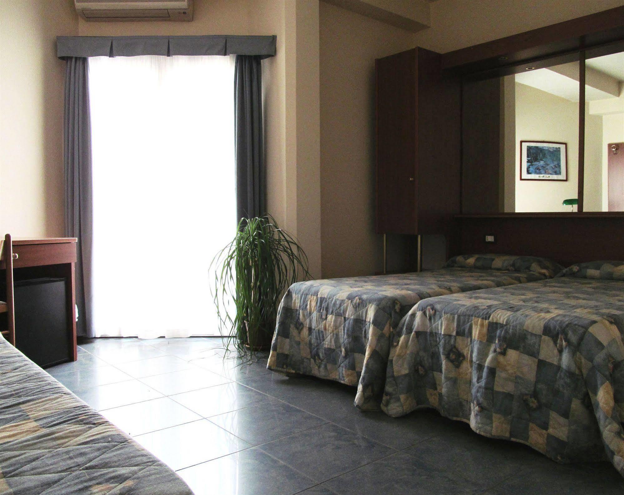 Hotel Gabbiano Porto San Giorgio Εξωτερικό φωτογραφία