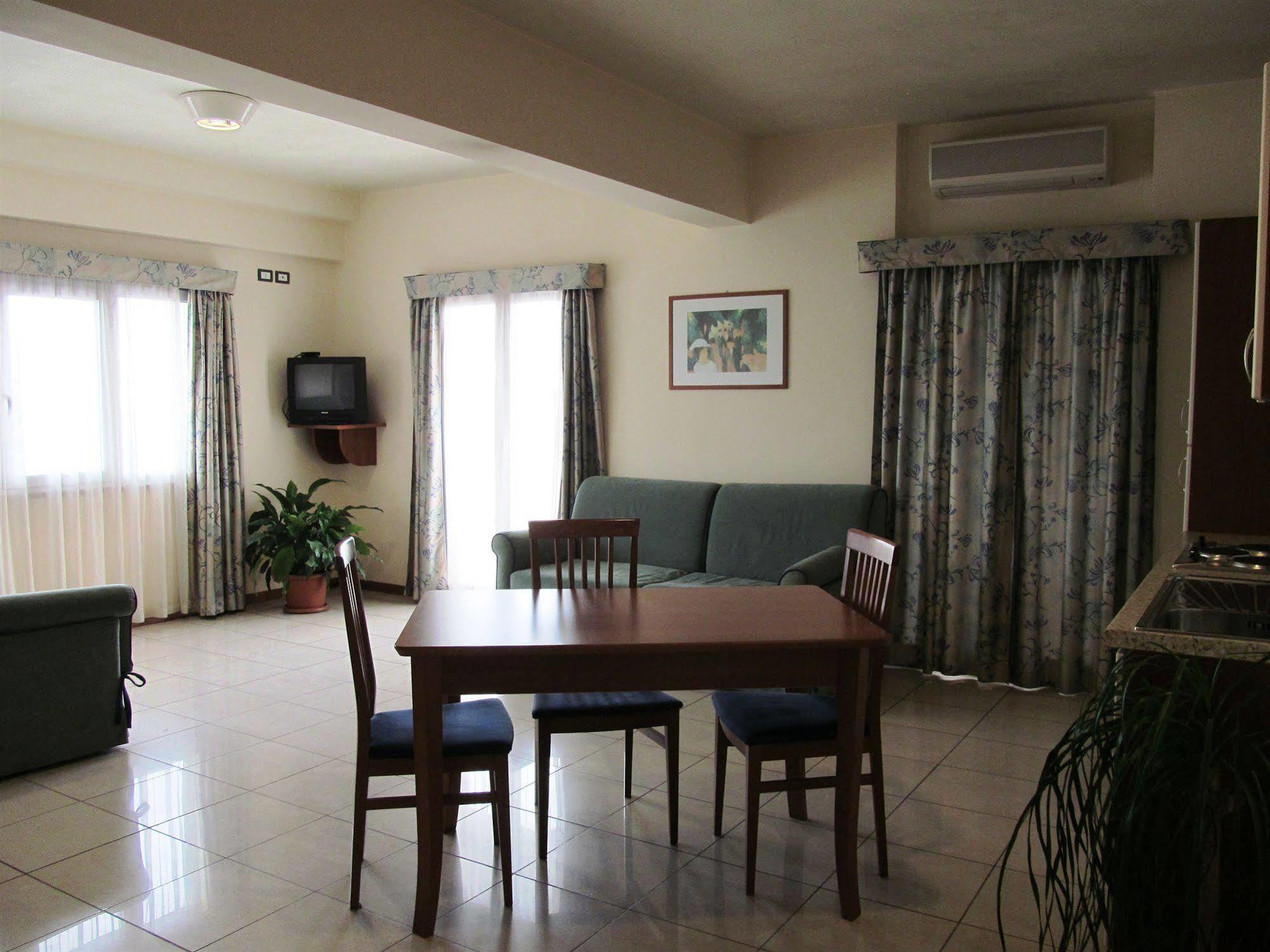 Hotel Gabbiano Porto San Giorgio Εξωτερικό φωτογραφία