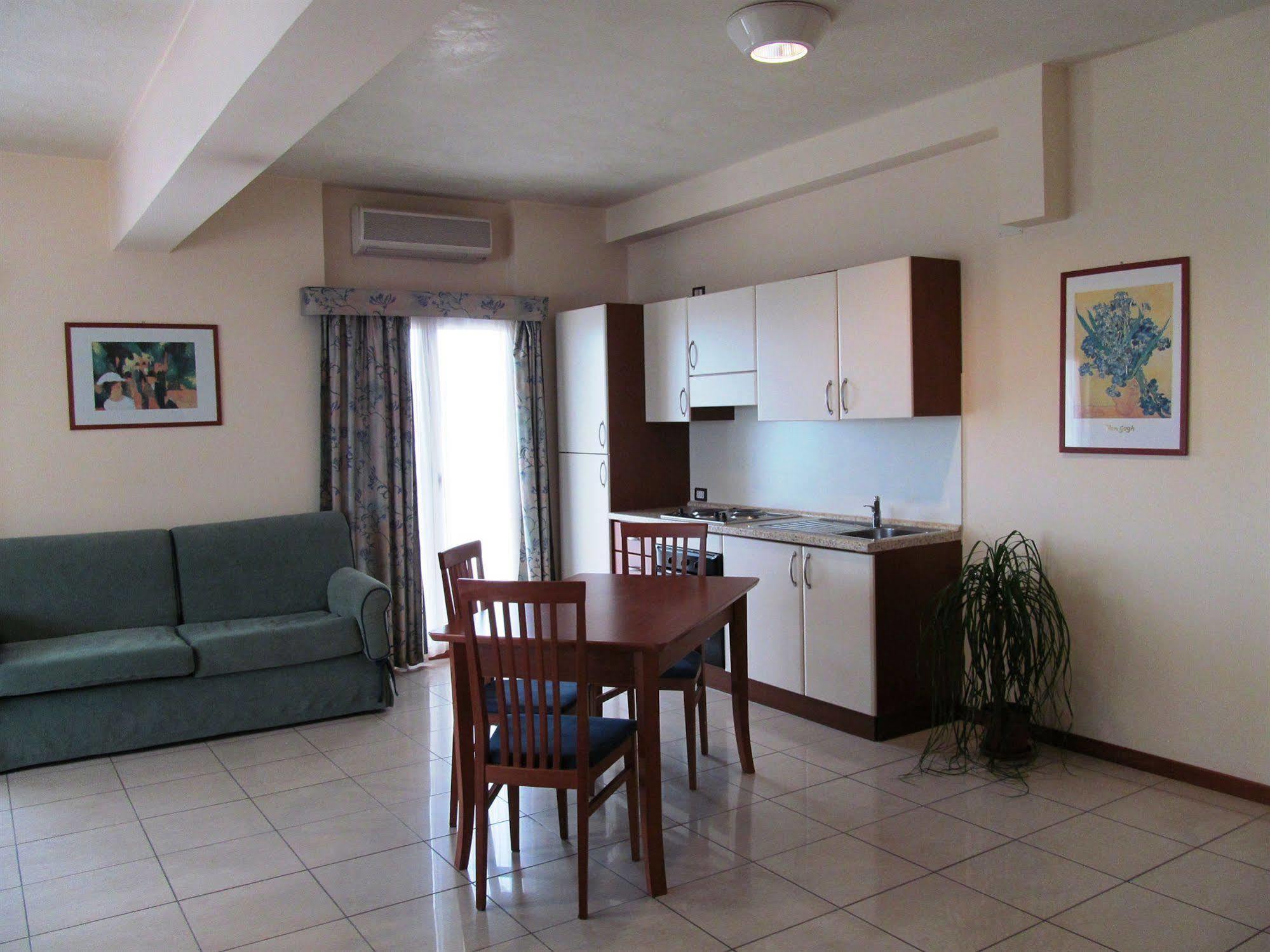 Hotel Gabbiano Porto San Giorgio Εξωτερικό φωτογραφία
