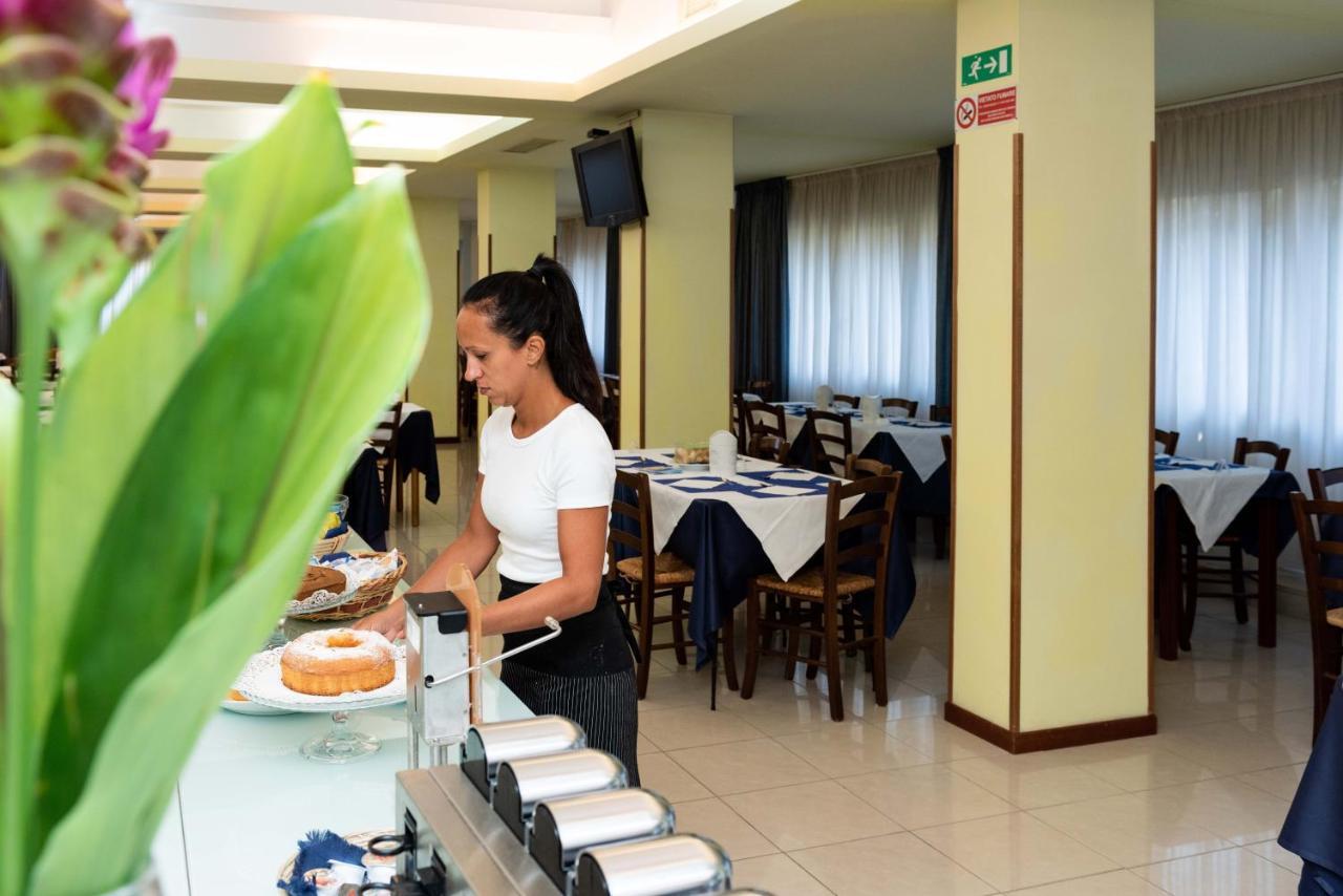 Hotel Gabbiano Porto San Giorgio Εξωτερικό φωτογραφία